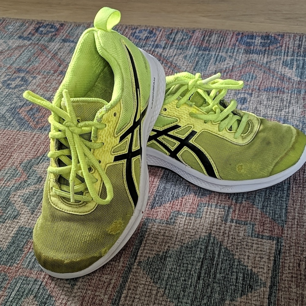 Boys Asics Laserbeam, size 3